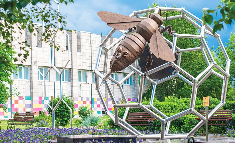 _DSC2837-Памятник пчеле 824x500 _DSC2837-Памятник пчеле 824x500
